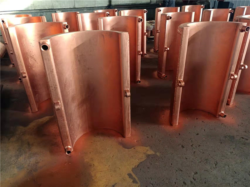 Water cooled slag tank